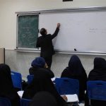 «تأهل» و «داشتن فرزند» در جذب اعضای هیات علمی امتیاز محسوب می‌شود افزایش شرط سنی جذب در هیات علمی به ۴۵ سال متقاضیان شرکت در فراخوان جذب که خارج از کشور سکونت دارند و موفق به انجام و یا تکمیل فرآیند دریافت کارت ملی هوشمند نشده‌اند می‌توانند با ارسال تصویر گذرنامه و کارت ملی خود به آدرس jazb@msrt.ir نسبت به دریافت لینک ثبت نام اقدام کنند، لازم به ذکر است که لینک ثبت نام حداکثر بعد از ۲۴ ساعت از زمان ارسال مدارک به آدرس پست الکترونیکی داوطلب ارسال خواهد شد. گفتنی‌ست فراخوان جذب اعضای هیأت علمی قرار بود در اردیبهشت ۱۴۰۱ آغاز شود اما به گفته جعفر جعفری معاون مرکز جذب وزارت علوم، به دلیل هماهنگی و مذاکره با سازمان اداری استخدامی و اخذ ردیف های استخدامی، به تعویق افتاد.