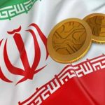 احتمال مسدود شدن سرمایه در بازار رمزارز‌ها وجود دارد بانک اول - معاون فرهنگی و اجتماعی پلیس فتا گفت: شرکت‌های بازار رمزارز ممکن است هر لحظه به بهانه وجود تحریم‌ها دارایی و سرمایه شما را مسدود کنند. سرهنگ رامین پاشایی گفت: یکی از شرکت‌های سرمایه گذاری که ایرانیان زیادی در آن سرمایه گذاری کرده اند و کیف پول درست کرده اند، شرکت صرافی کوینکس است. این شرکت به دلیل یک سری مشکلات فنی و امنیتی از گوگل پلی حذف شده است، اما سایت آن همچنان وجود دارد. این شرکت‌ها ممکن است هر لحظه به بهانه وجود تحریم‌ها دارایی و سرمایه شما را مسدود کنند. به گفته معاون فرهنگی و اجتماعی پلیس فتا در کشور ما هنوز بازار رمز ارز‌ها قوانین مشخصی ندارد و بسیار ریسک پذیر است. شاید سود سرشار کوتاه مدتی از این بازار ببرید، ولی مراجعه کنندگان زیادی به پلیس فتا می‌آیند که چند میلیارد متضرر شده اند. او گفت: به خاطر تبلیغاتی که وجود دارد خیلی از افراد جذب بازار رمز ارز‌ها می‌شوند، ولی اطلاعات کافی و قانونی ندارند. تمام سرمایه خود را به این بازار‌ها وارد نکنید.
